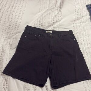 Abercrombie & Fitch Black Mid-Rise Longline Shorts/Jorts